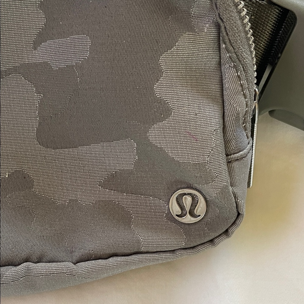 Women’s Lululemon Camouflage Belt Bag - Picture 2 of 5